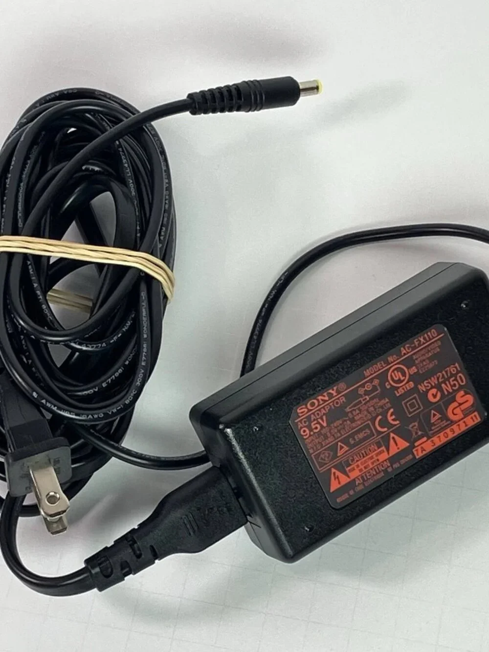 Genuine OEM Sony AC-FX110 AC Adapter 9.5V 2.0A Power Supply Charger Tested